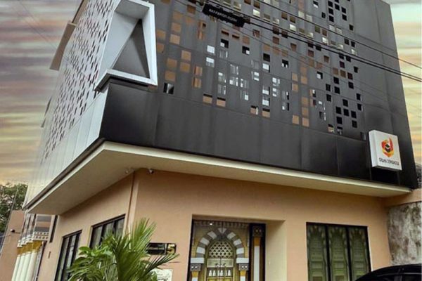 Takut Tertipu? Ini Cara Aman Memilih Travel Umroh Solo Resmi